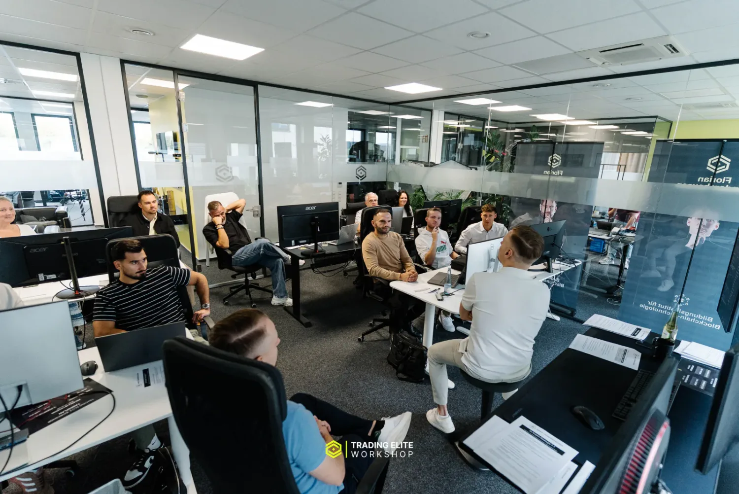 Voller Workshop-Raum im Büro in Koblenz